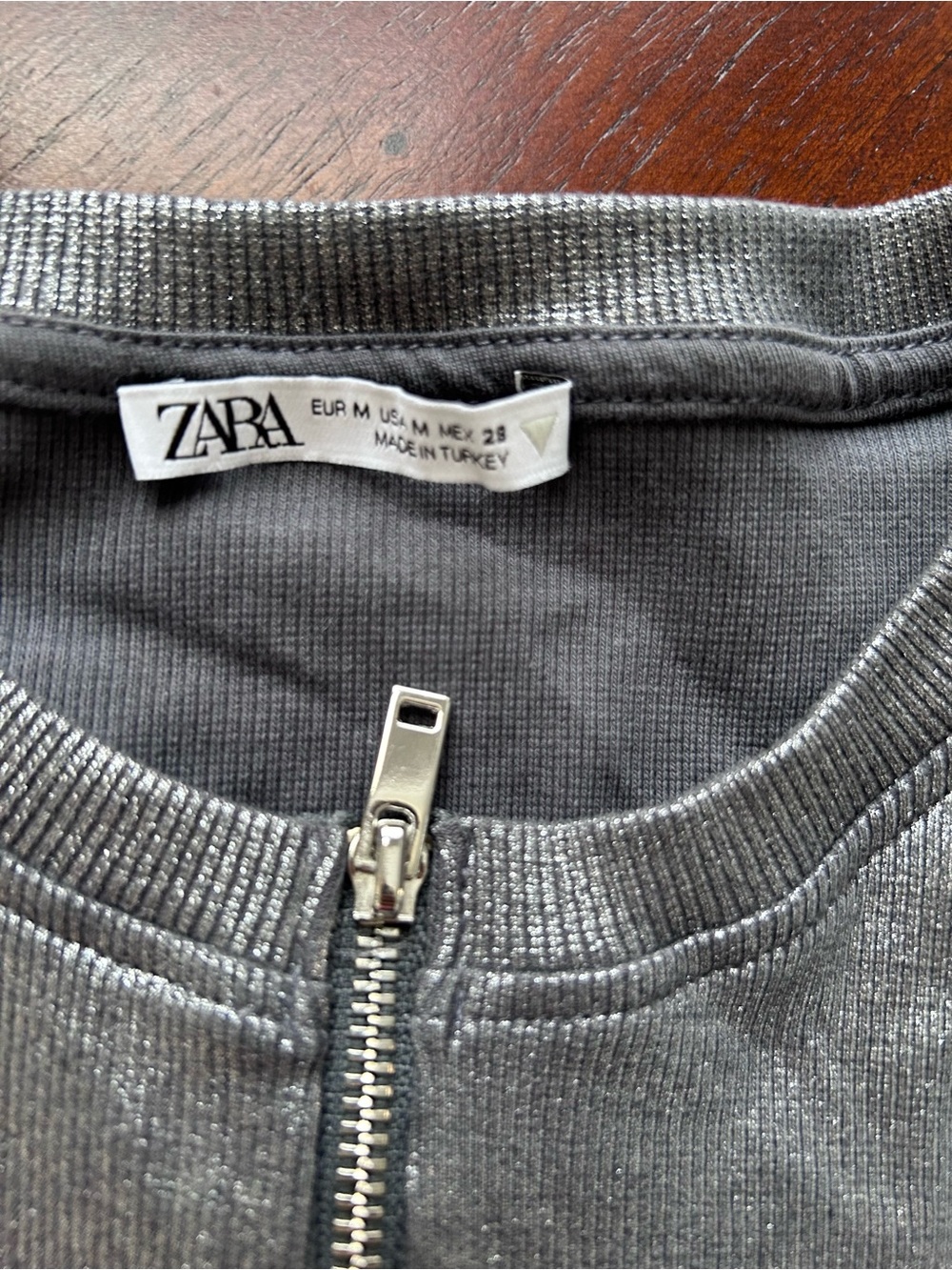 Zara Silver Shimmer Zip-Up Crop Top size M - Picture 2 of 6